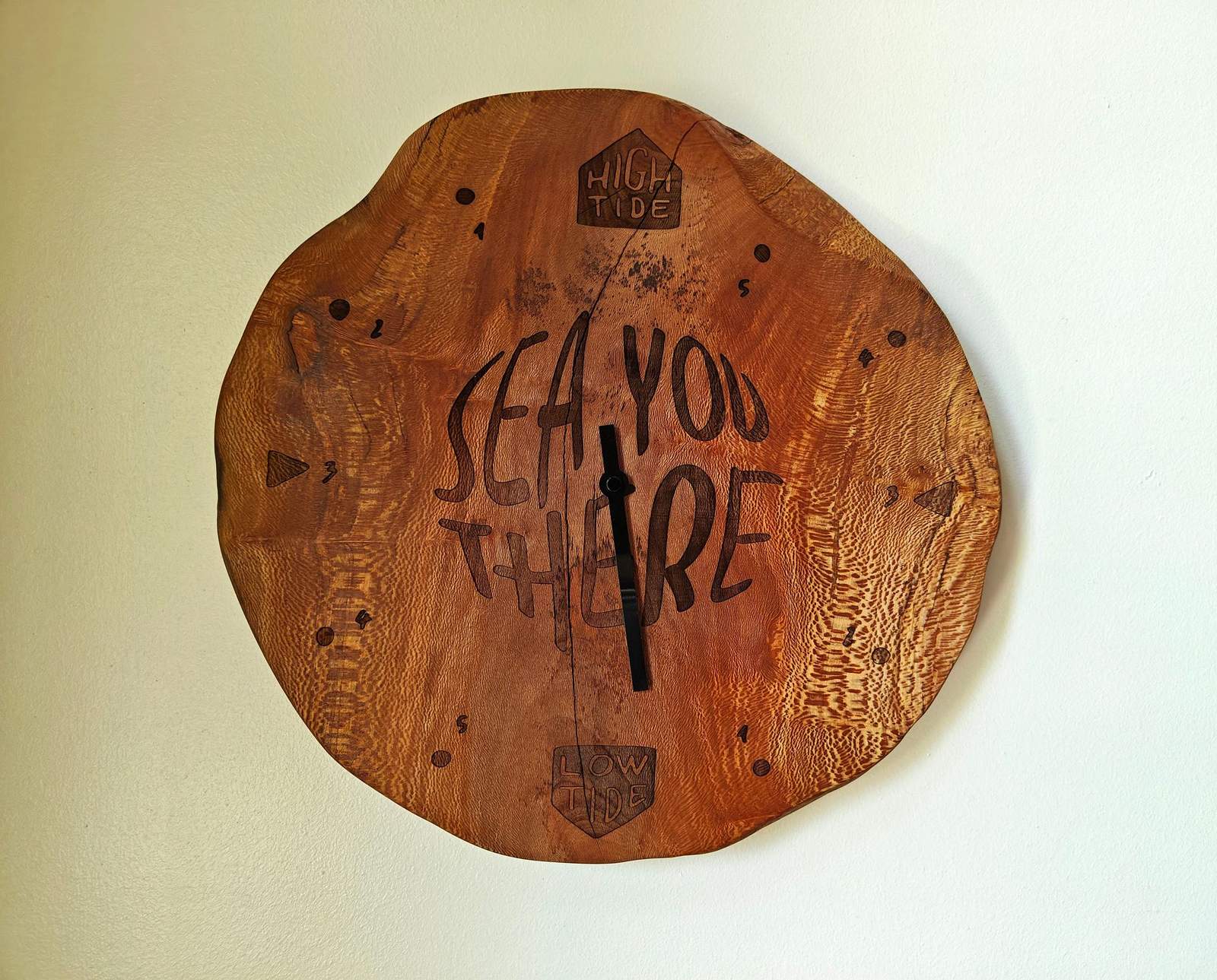 Relógio das marés artesanal